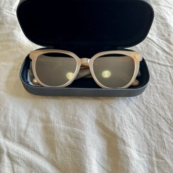 Free Gift! 🎁 Korean Oatmeal and Brown Women's Sunglasses Lightweight - Picture 4 of 4